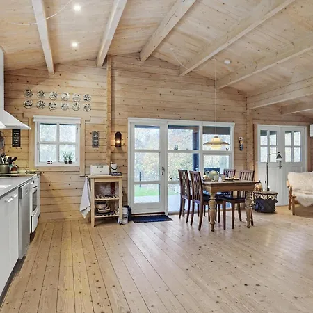 3 Bedroom Cozy In