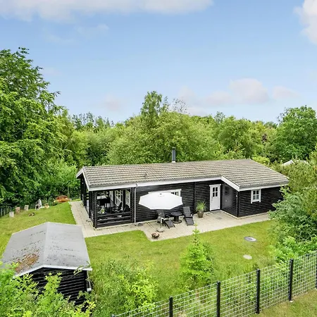 Holiday home 3 Bedroom Cozy In *